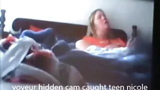 Cumshot lesbi sex hd looduslike riputatud tissid ja Sinised Sukkpüksid.