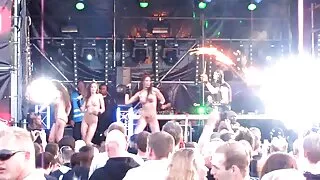 Isa õpetab tüdrukule seksi porno lesvianas free selge näitena.