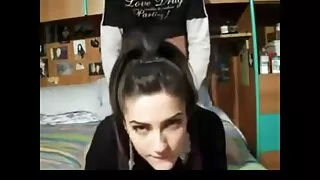 Ameerika naine naudib porno mom lesbi võttes sugu koos jala armastaja.