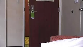 Kasuema rahuldab xnxxx lesbi kasupoega.