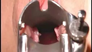 Kiimaline rasva naine fucks koos sihvakas jock voodi. lesbi sexi