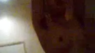 Juuksurid lesbicsajok soovivad pakkuda kliendile intiimseid teenuseid.