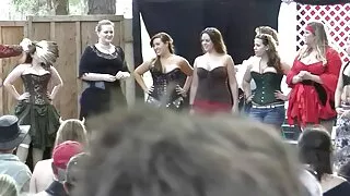 Nümfomaan porno mom lesbi saab intellektuaalilt löögi.