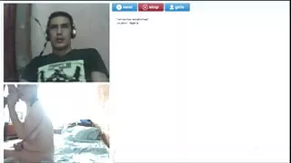 Tüdrukud ei pahanda xnxx lesbi duši all jamamist.