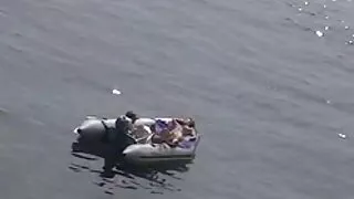 Kaitsetu noor varas on varguse eest poe xnxx lesbi taga perses.
