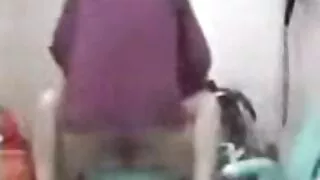 Lesbi sexy lesbi Nuru tuss massaaž õhkmadratsil.