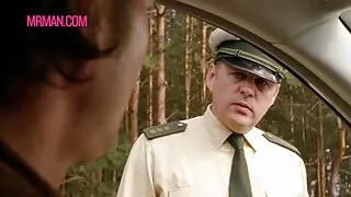 Mamkini poiss-sõber kasvatab lezbik xxx tüdrukut seksiks.