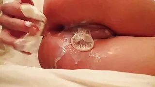 Bella annab suhu ja lakub oma pallid. lesbi sex hd