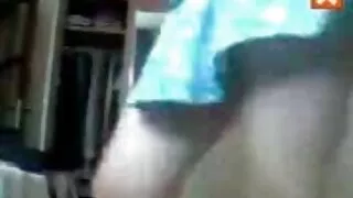 Ta masturbeerib mom lesbi sex suurejooneliselt.